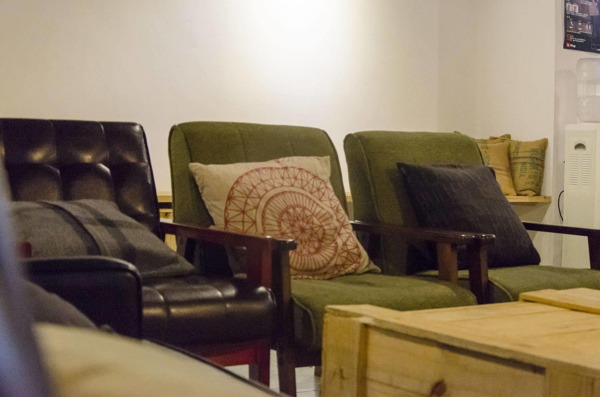Meeting Mates Hostel 台北市 エクステリア 写真